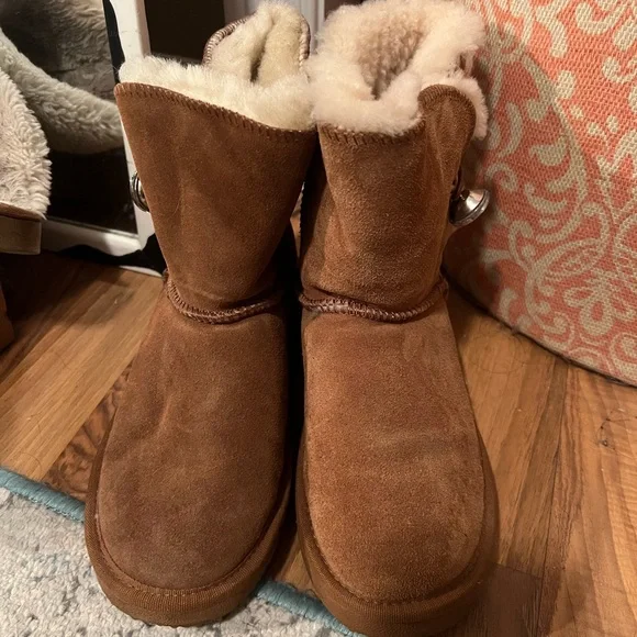 Boots - Picture 2 of 2